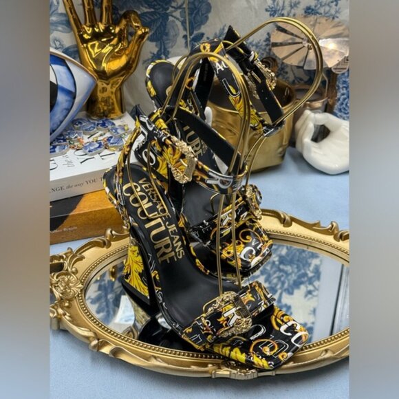 🆕 VERSACE JEANS COUTURE 🧿 NWOB Logo Couture Kirsten Heeled Sandals, Black Sz 7 - Picture 6 of 16